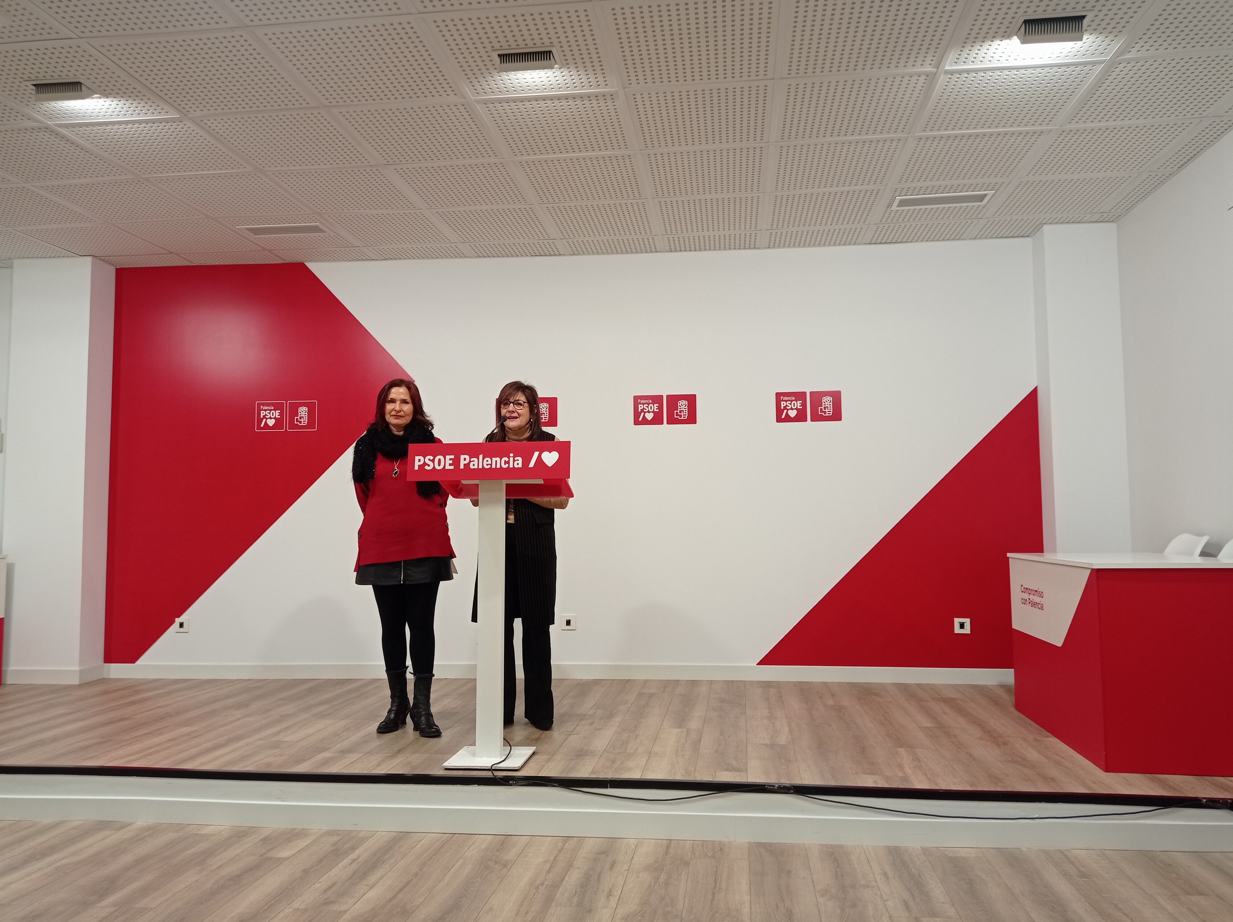 Mª Luz Martínez Seijo y Rosa Aldea durante su comparecencia