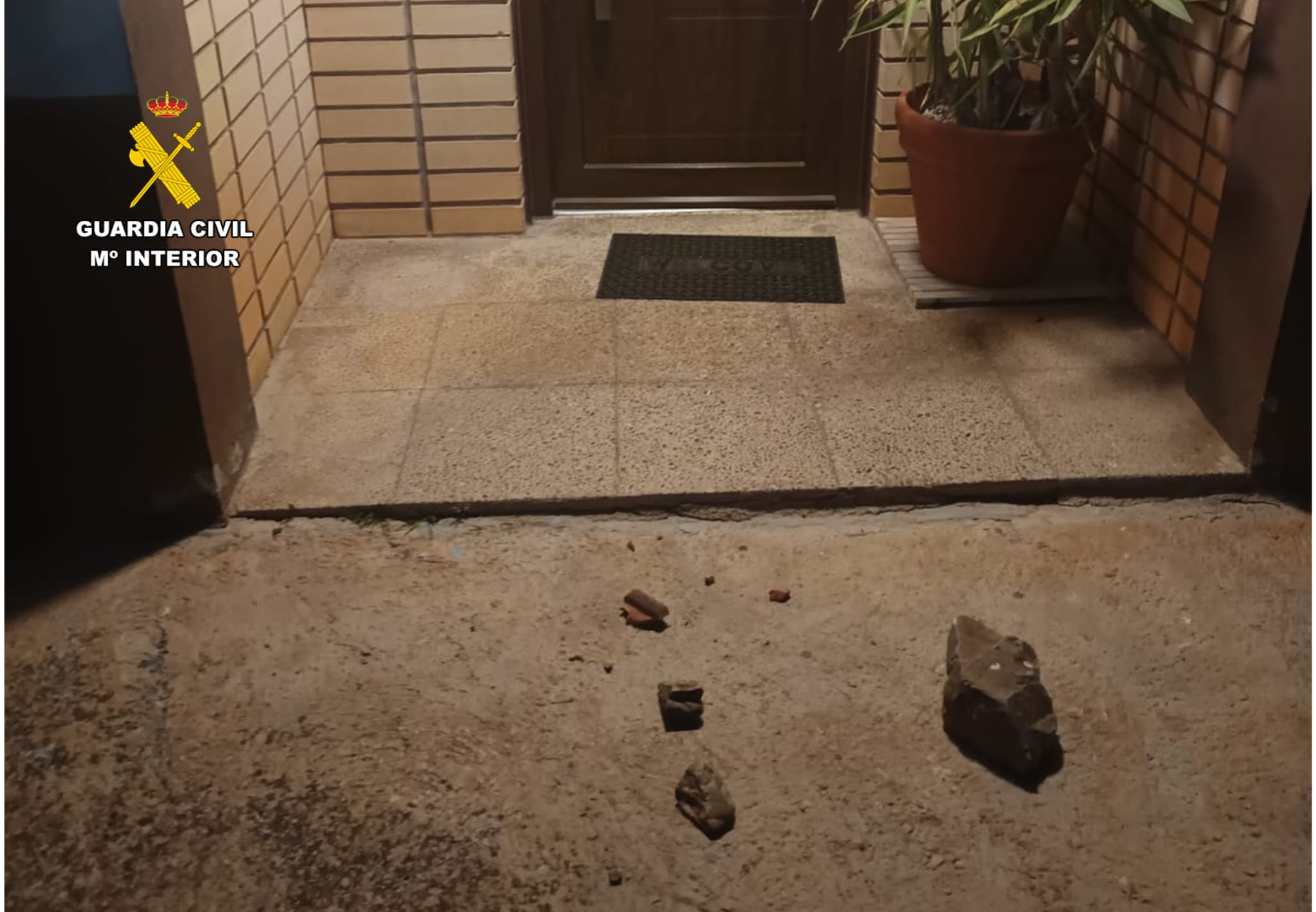 Piedras utilizadas para entrar en la casa en Alpartir