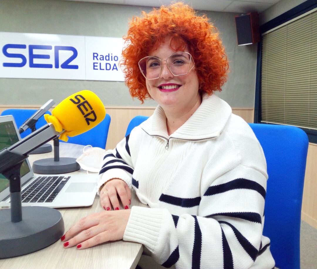 Nadia Pina durante la emisión del espacio &quot;Hoy comemos...&quot; dedicado a los aceites de uso en la cocina.