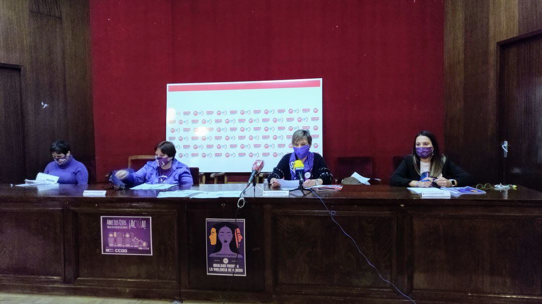 Rueda de Prensa UGT y CCOO de Segovia (De izquierda a derecha: Sofía Carrascal, Pilar García, Isabel Solana y Paula Martín)