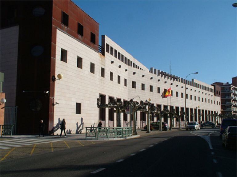 Fachada de la Comisaría de Palencia. 