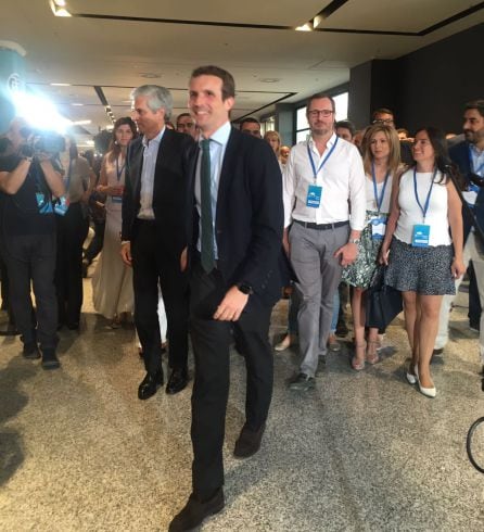 Pablo Casado ha llegado junto a Adolfo Suárez Yllana.