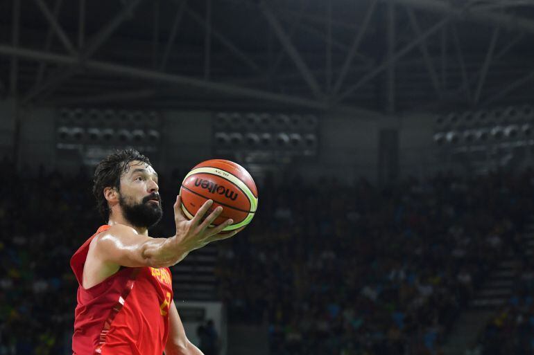 Sergio Llull durante un partido con la selección. 