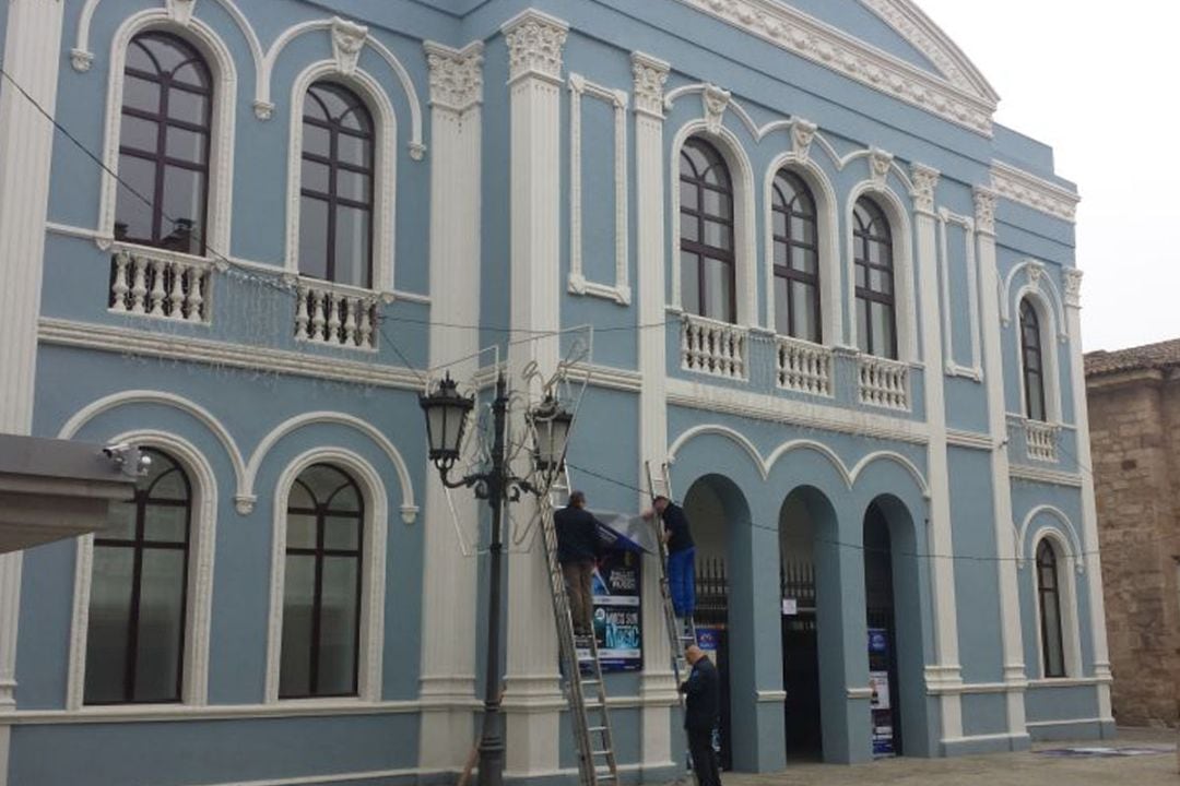 Facahada del teatro Ramos Carrión de la capital