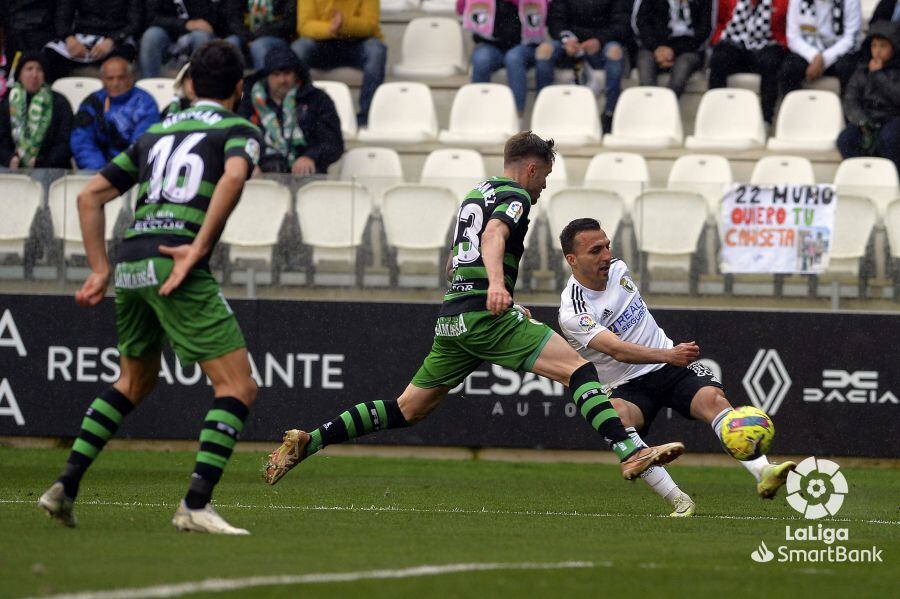 Valcarce sacó los colores a Dani Fernández en la jugada del 2-0