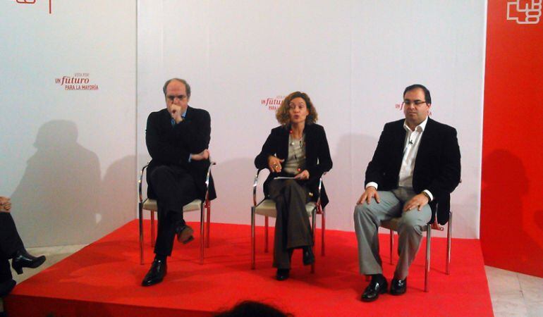 Meritxel Batet, Ángel Gabilondo y Santiago Llorente durante su acto electoral sobre Educación