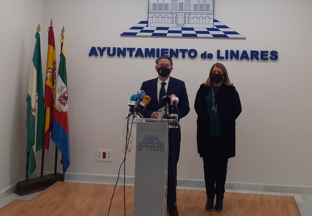 Raúl Caro y Ángeles Isac.