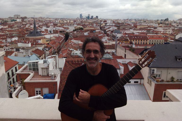 Rafa Sánchez, en la terraza de la SER.