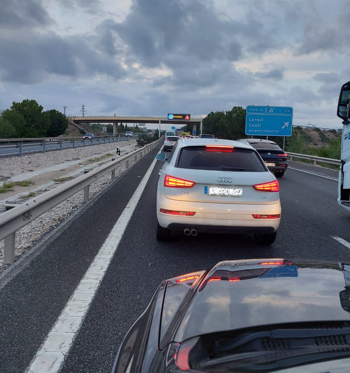 Un accidente múltiple en la A-30 en Lorquí ha provocado retenciones de 5 Km