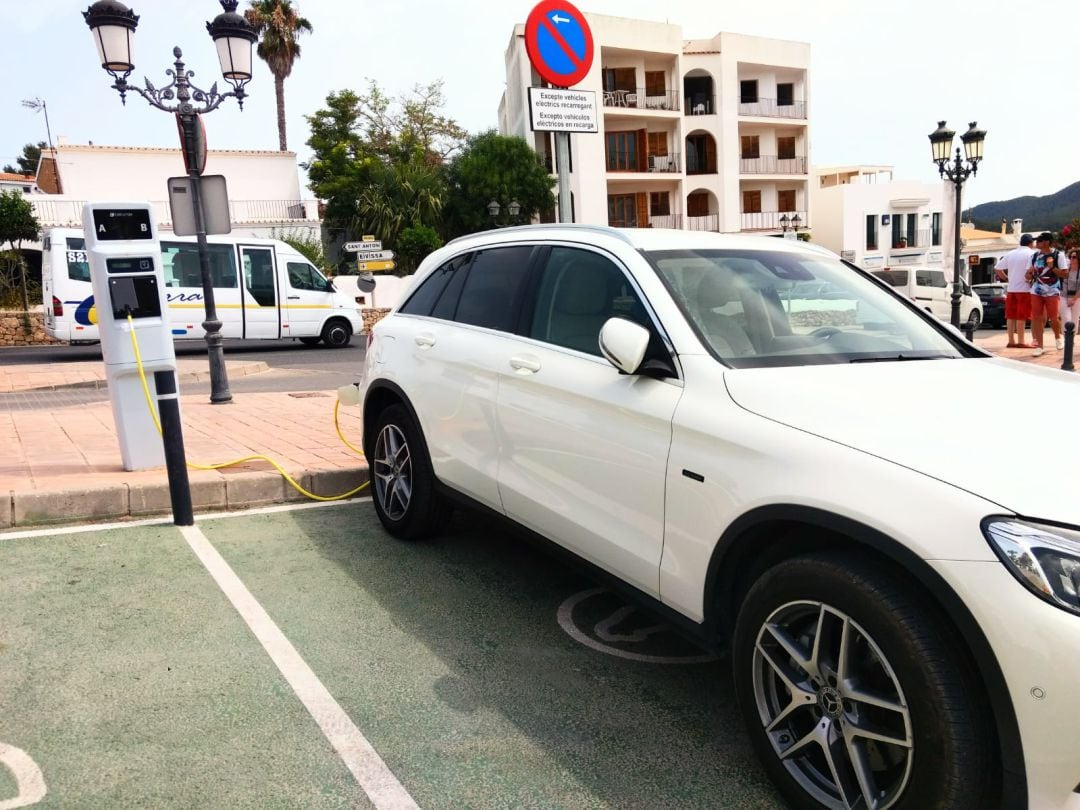 Punto de recarga para coches eléctricos