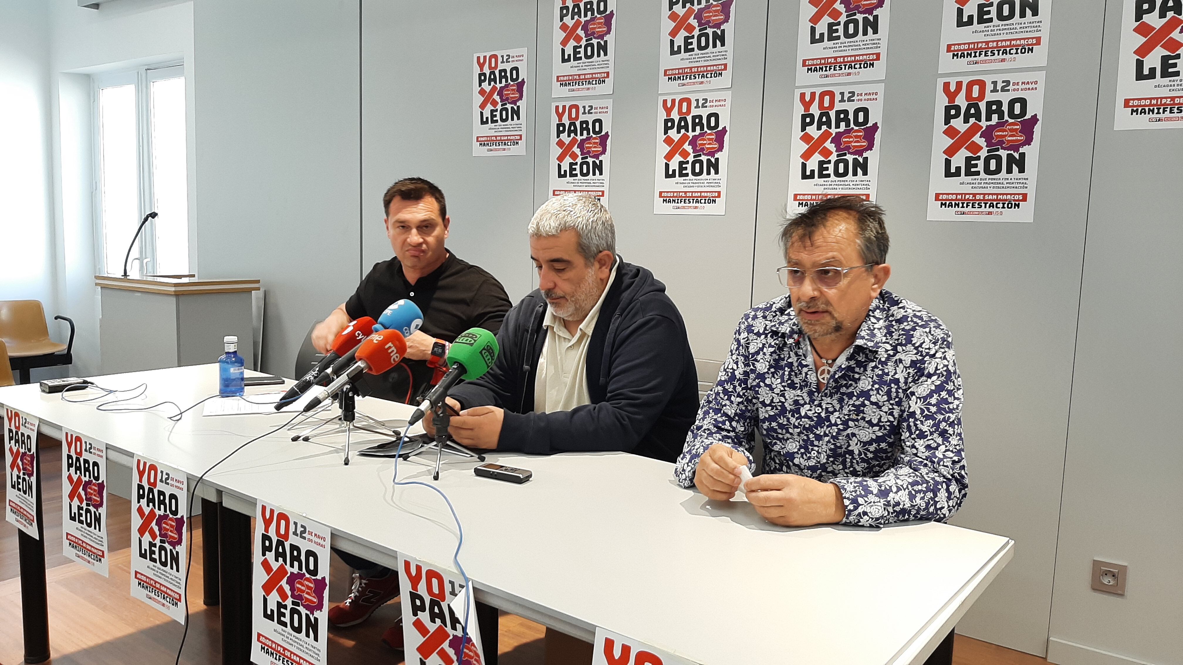 Jesús López, Xosepe Vega y Enrique Reguero, en la sede de CCOO