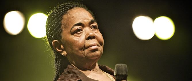 Cesaria Evora durante su actuación en el Festival de Jazz Ethno de Breslavia en 2009