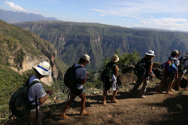 Descenso por la Mesa de los Santos