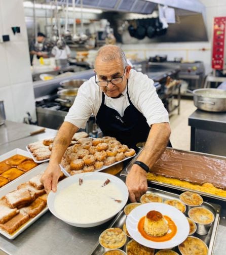 Jesús Acosta en la cocina de su Restaurante Al Andalus