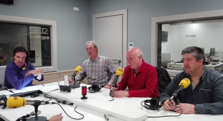 De la Morena, junto a Goikoetxea, Rodrigálvarez y Markínez en los estudios de la Cadena SER en Bilbao