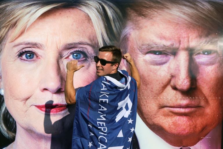 Hillary Clinton y Donald Trump en un cartel electoral 