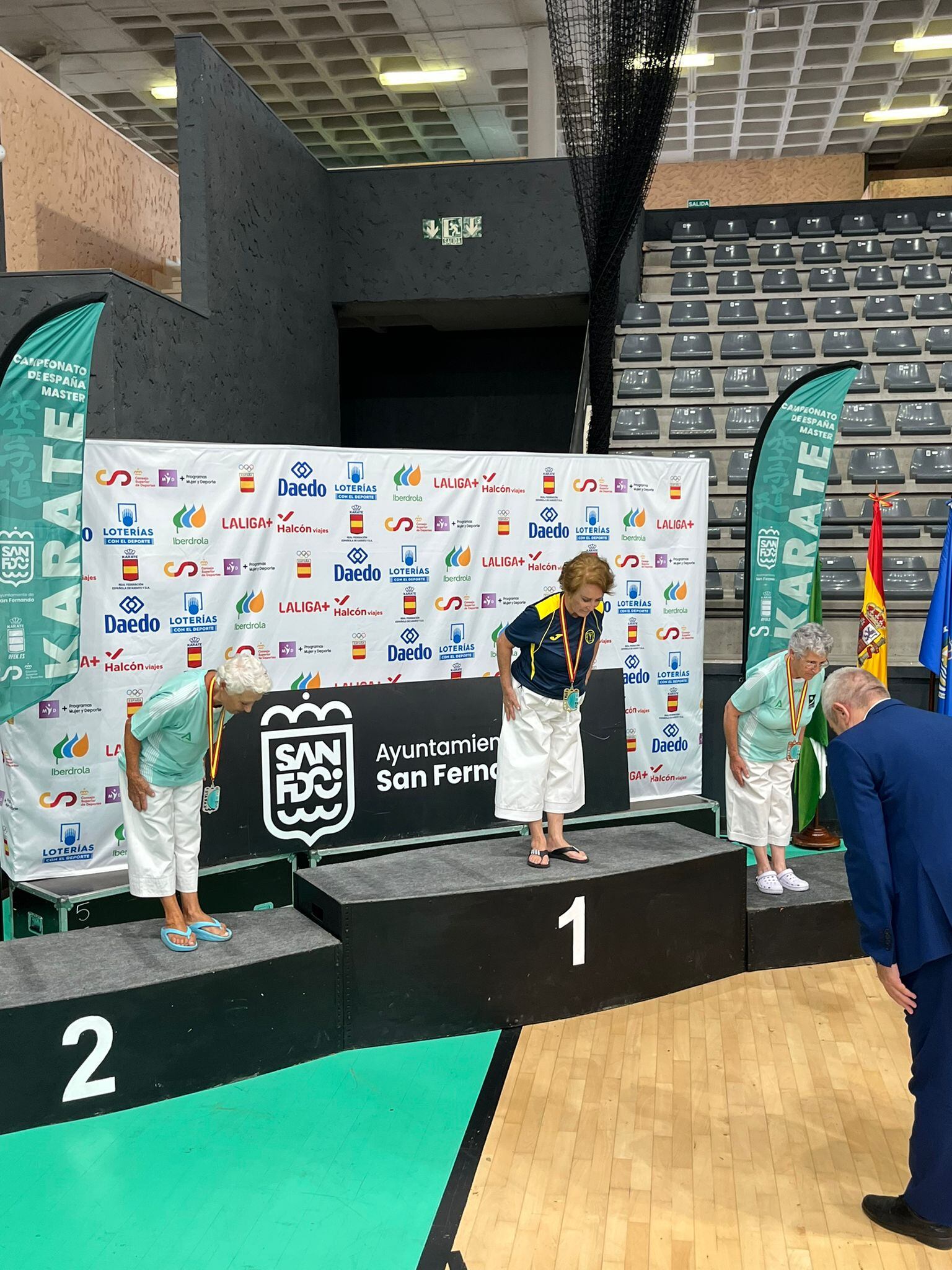 Las dos alumnas del Club Dakentai en el podio