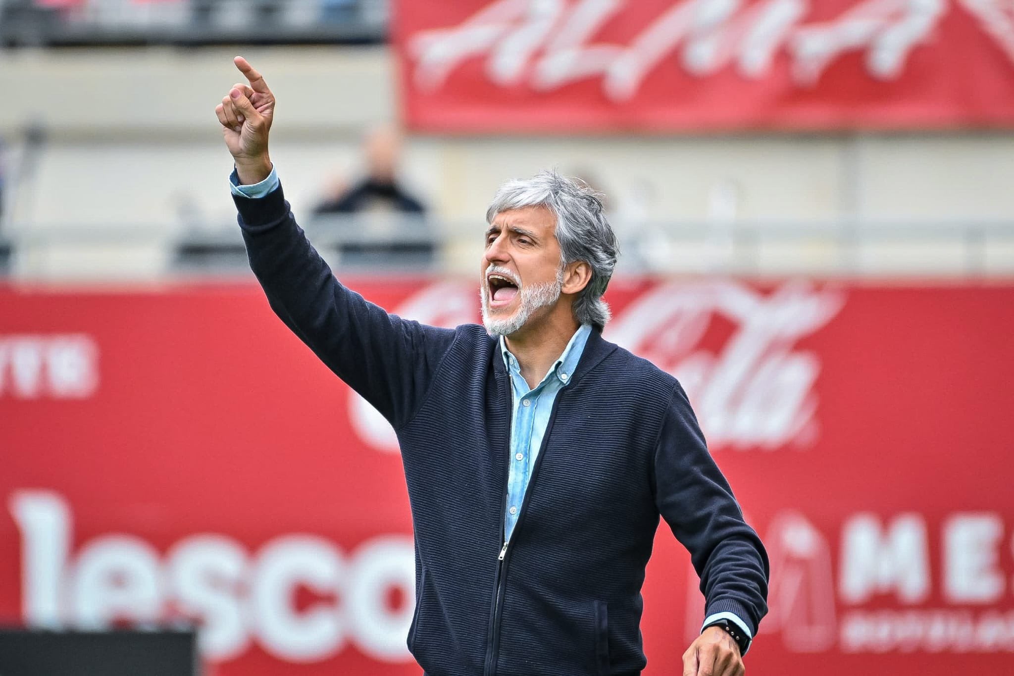 Pablo Alfaro dirige al Real Murcia en el Enrique Roca