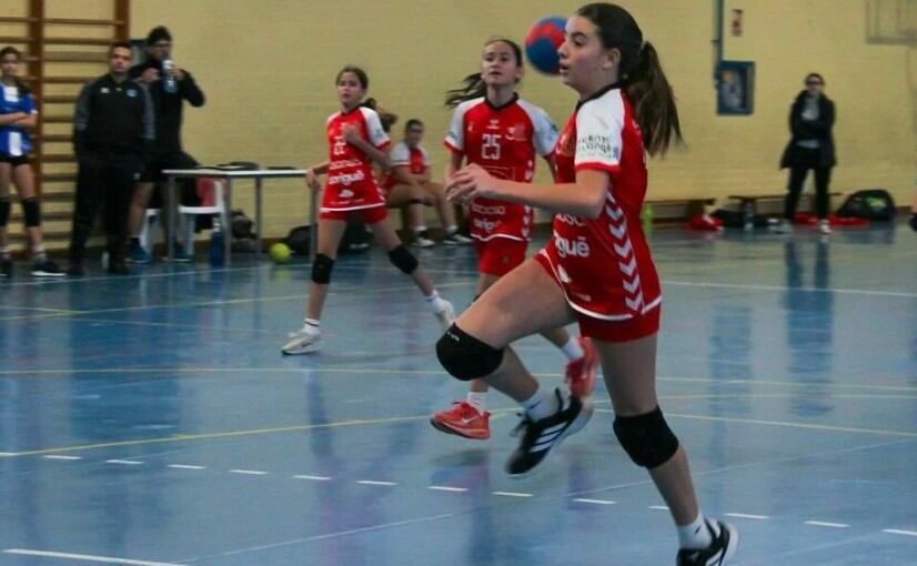 El BM Huesca ha organizado una jornada de balonmano femenino