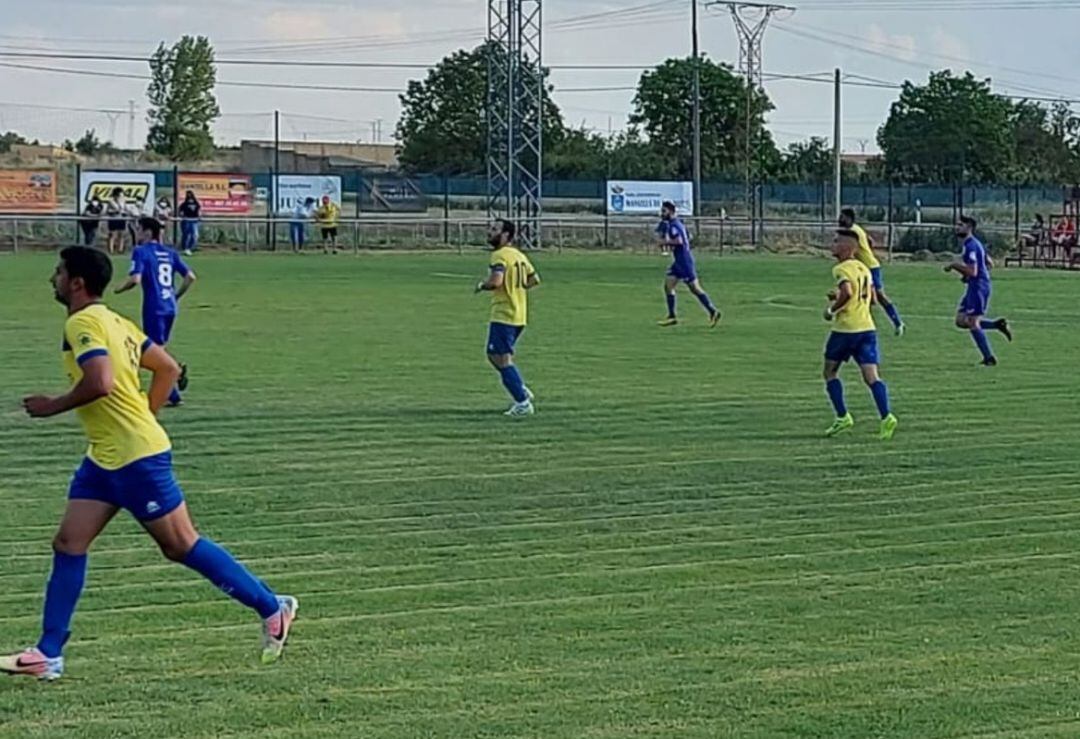 Momento del partido At.Mansillés- UD Bovedana