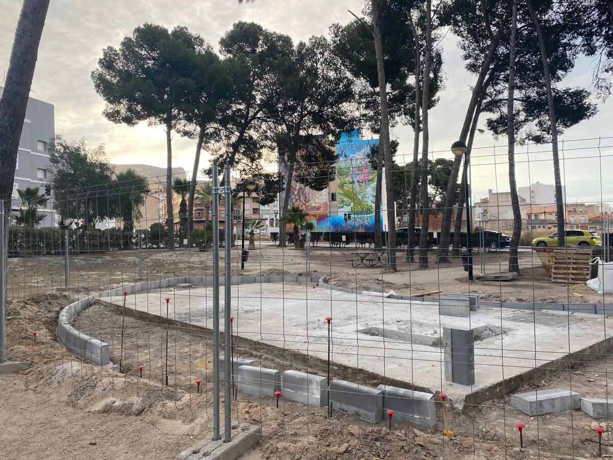 Petrer comienza la construcción de la nueva zona de Parkour proyectada en la calle Norte