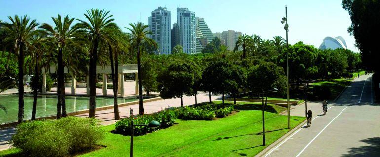 Vista panorámica del antiguo cauce del río Turia en Valencia