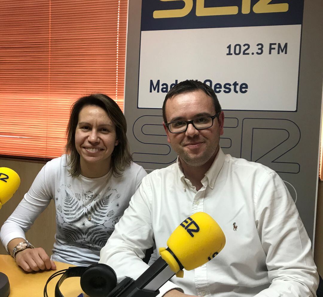 La directora y el edil de la concejalía de Deportes de Móstoles
