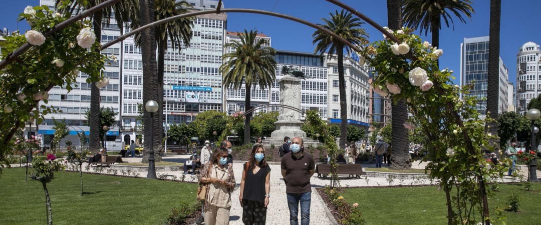 La concejala de Medio Ambiente, Esther Fontán; la alcaldesa de A Coruña, Inés Rey; y el concejal de Economía, Facenda e Réxime Interior, José Manuel Lage