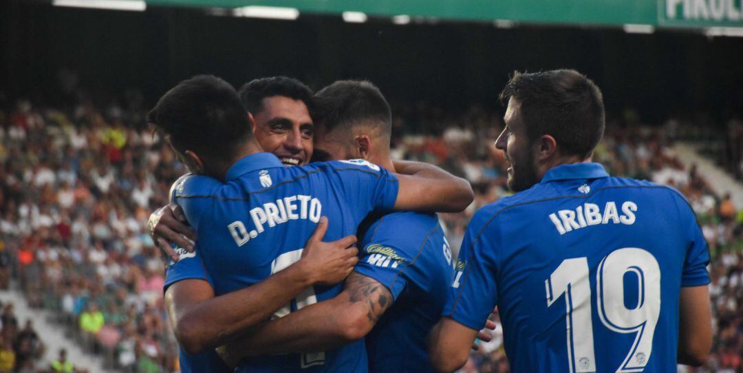 Los jugadores del Fuenlabrada, en una imagen distribuida en las redes sociales del club.