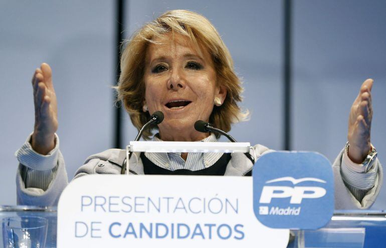 La candidata del PP a la Alcadía de Madrid, Esperanza Aguirre, durante su intervención en un acto de precampaña en la localidad de San Sebastián de los Reyes.