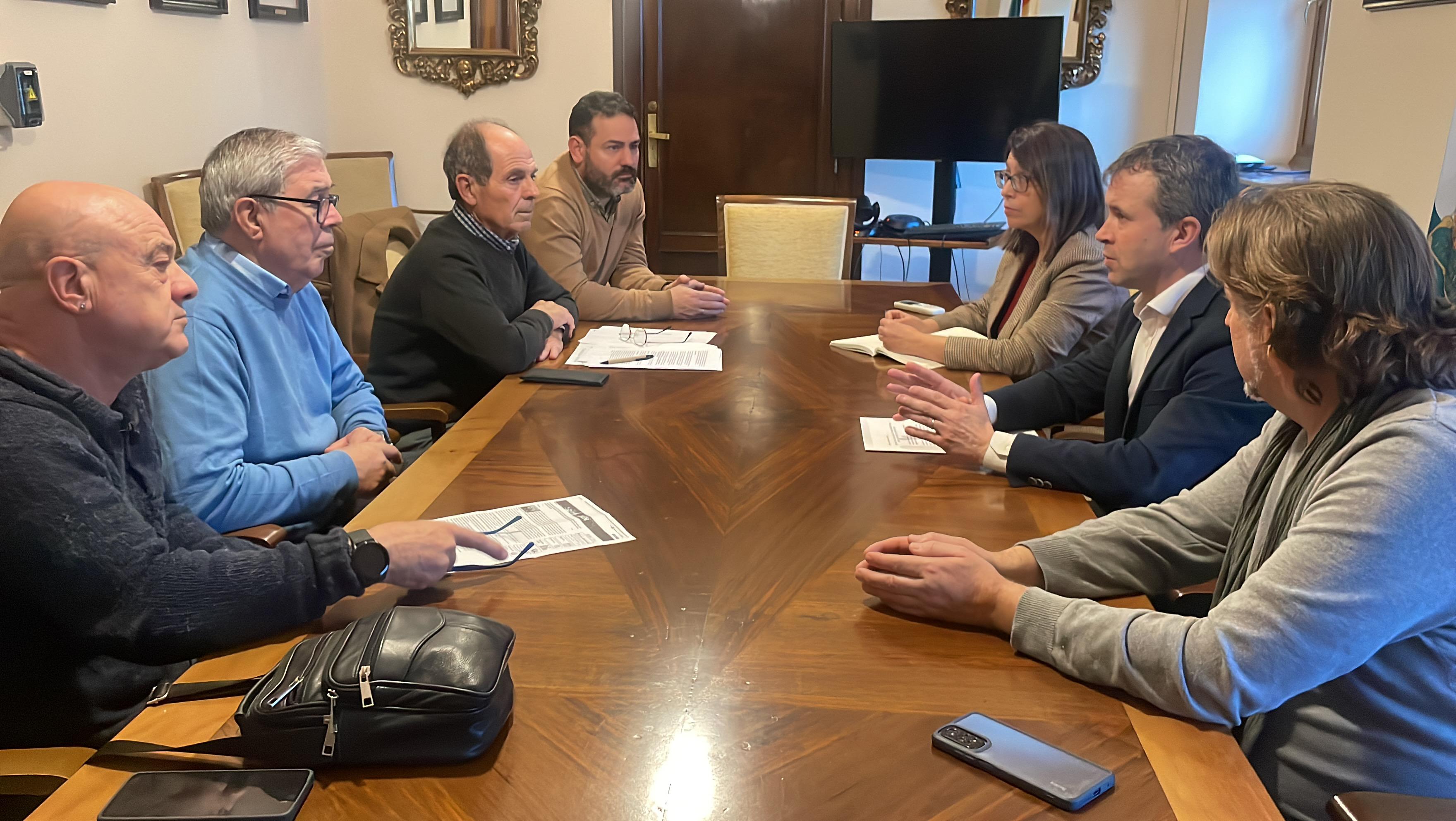 Reunión con los vecinos de los Puentes