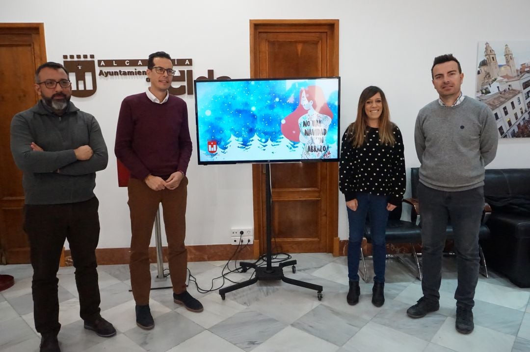 El alcalde de Elda junto a los ediles de Seguridad, Fiestas y Deportes