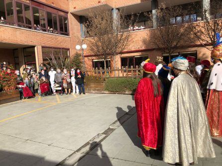 Los Reyes Magos han visitado la Residencia Santa Justa