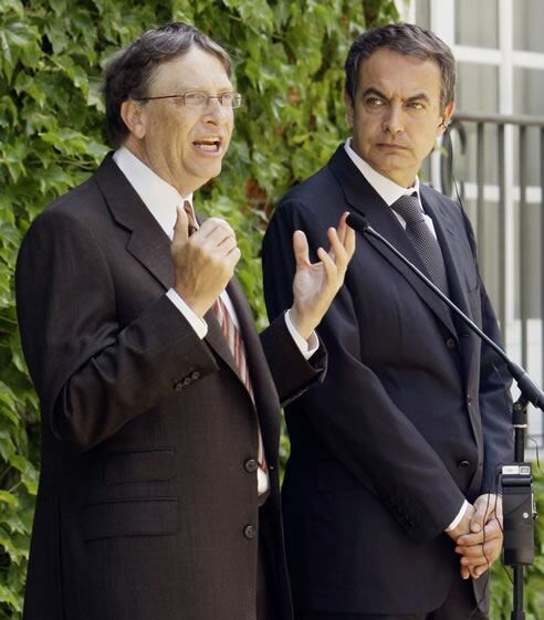 En la imagen, el presidente Rodríguez Zapatero y Bill Gates, en La Moncloa.