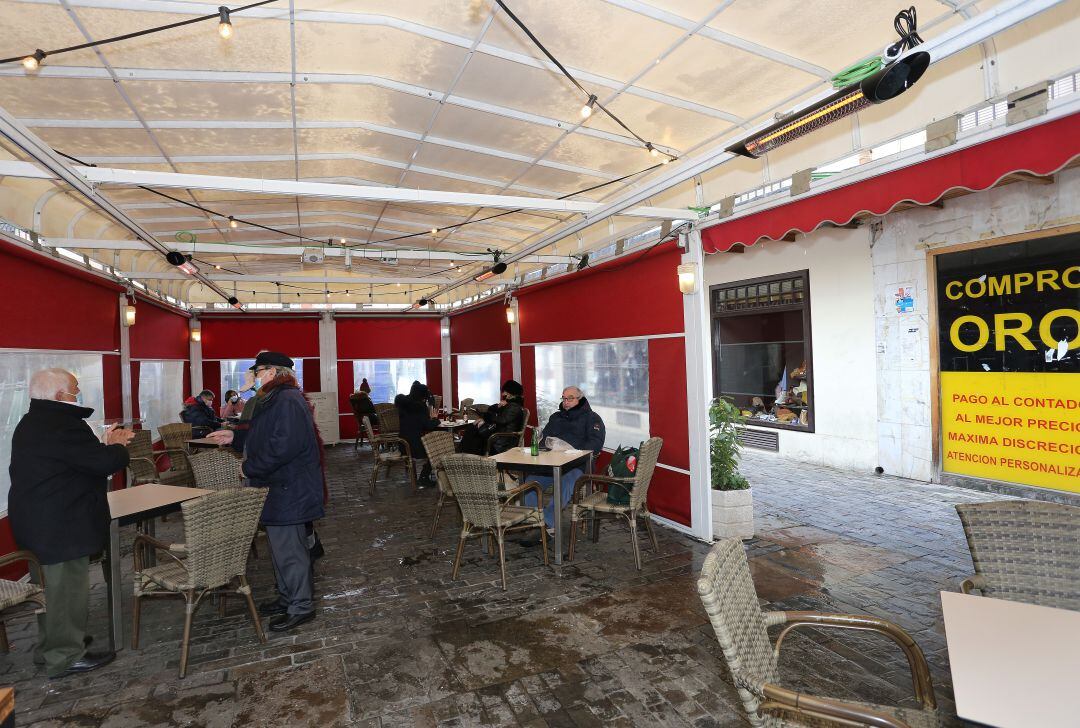 Imagen de archivo de una terraza de Palencia