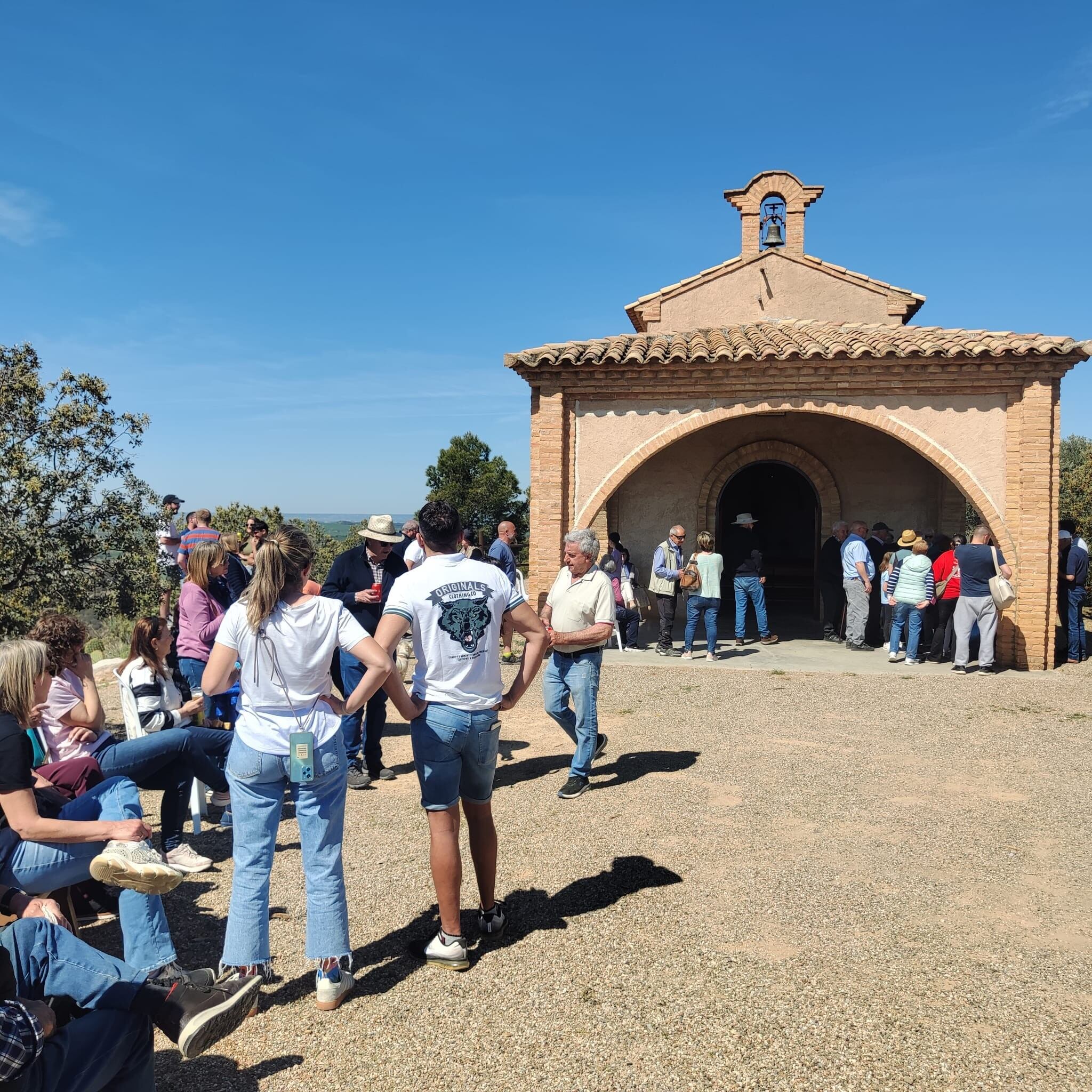 Lunes de Pascua en la ermita San Isidro en San Esteban de Litera