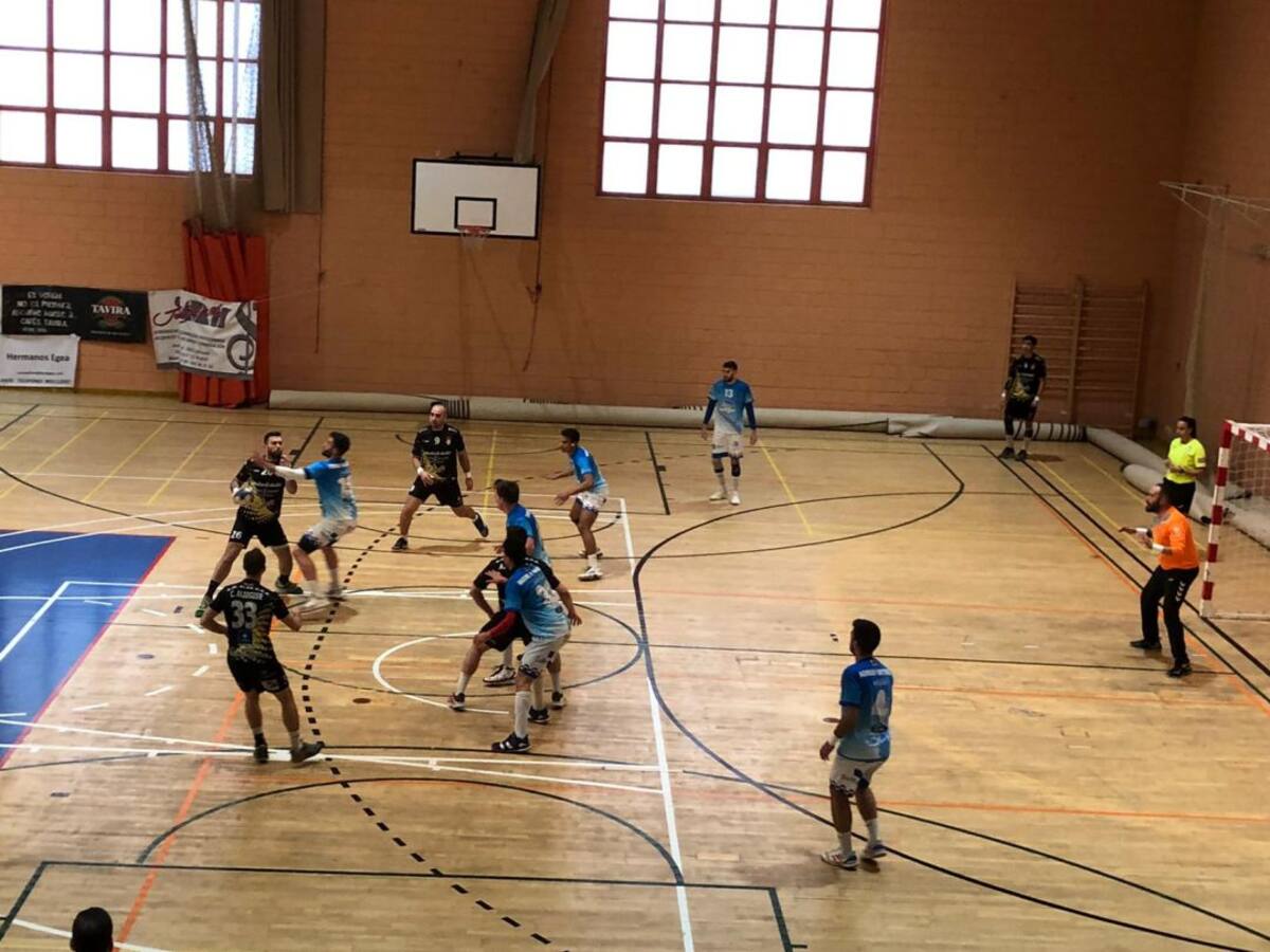 El Elda - C.E.E. rozó la sorpresa en la pista del Horneo Sporting Alicante (28-25)