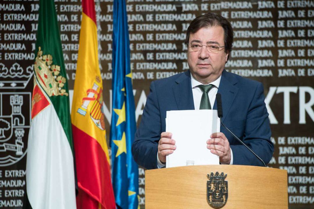 Guillermo Fernández Vara durante su comparecencia