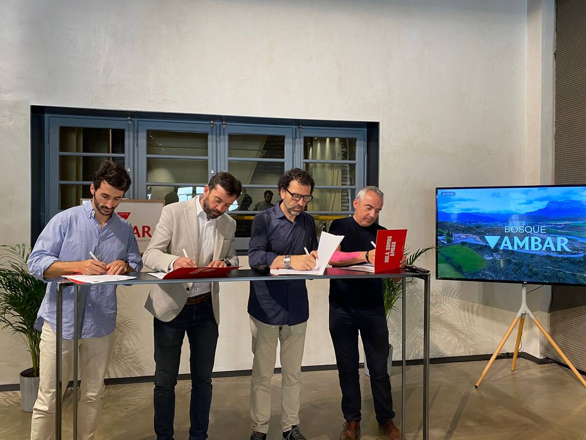 AMBAR firma un acuerdo para reforestar la Serrete de Ainsa