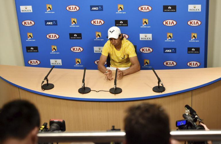 Rafael Nadal ofrece una rueda de prensa tras la derrota ante su compatriota Fernando Verdasco