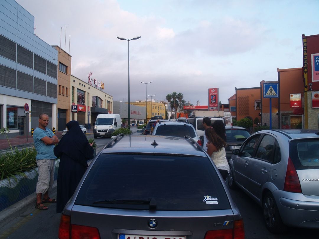 Colapsos en Ceuta por la Operación Paso del Estrecho, en 2013 (archivo).