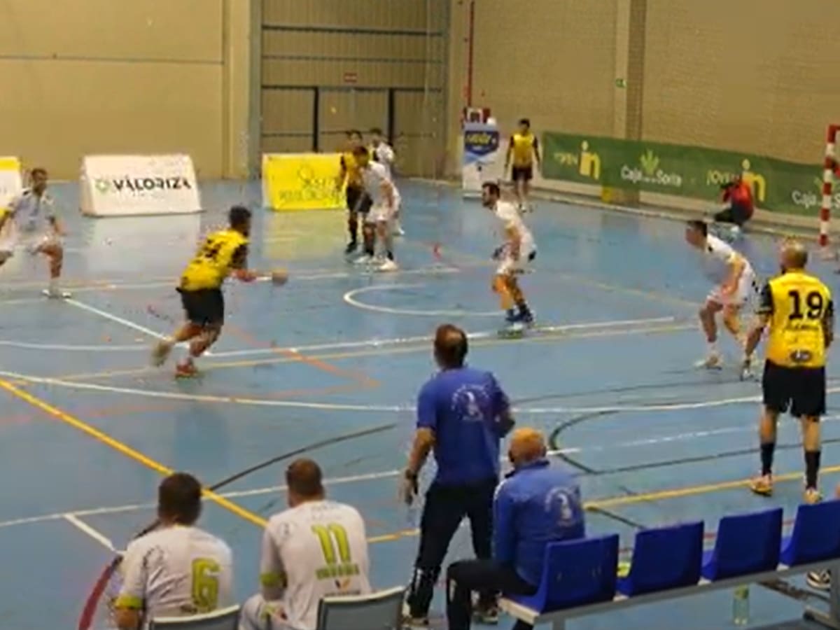 El Balonmano Zamora cae en la batalla de Soria