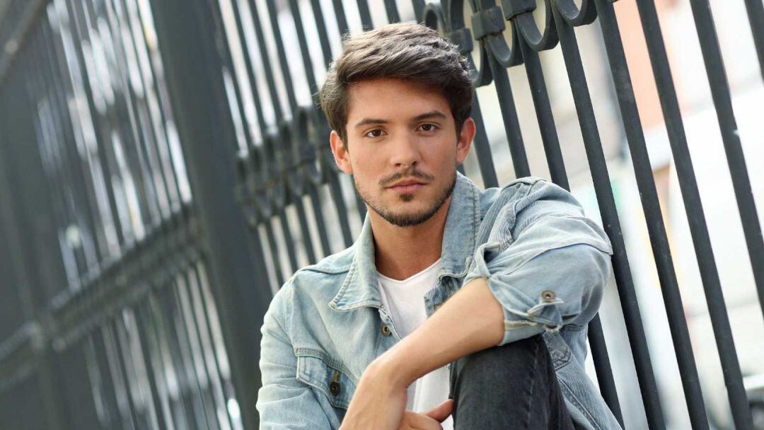 Carlos Right en una imatge promocional. L'artista català protagonitzarà el concert d'aniversari de Ràdio SER Principat d'Andorra amb Amber Figueroa i Guille Ogayar.