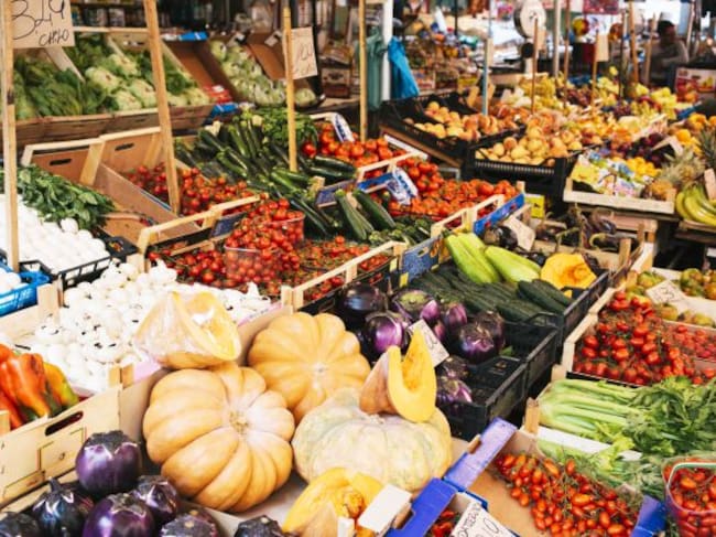 Puestos de fruta y verdura en el Mercato Ballaro