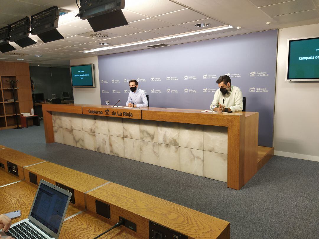 Pello Latasa, director general de Salud Pública y Aldolfo Calvo, director de asistencia hospitalaria