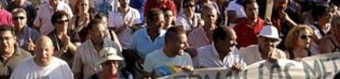 La Encarnación fue el lugar de encuentro de esta masiva protesta, donde ya se ha desmantelado el campamento de indignados tras más de un mes