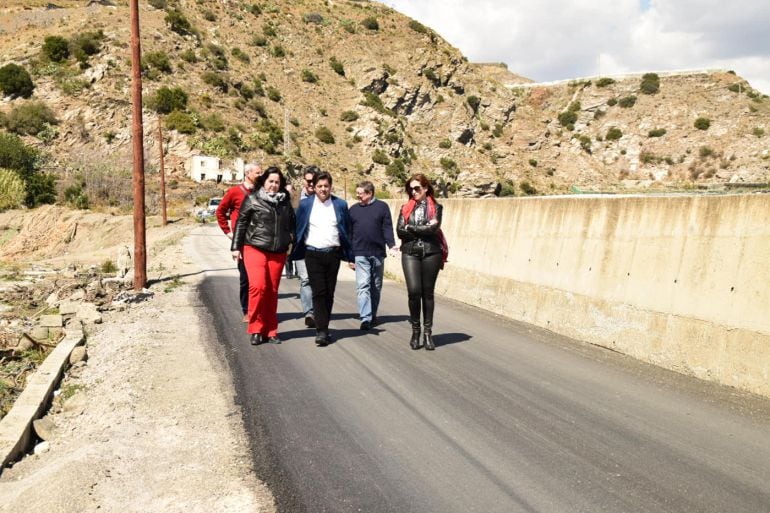 La delegada de Medio Ambiente de la Junta en Granada, Inmaculada Oria, visita las obras terminadas en la Costa Tropical tras las riadas de septiembre pasado