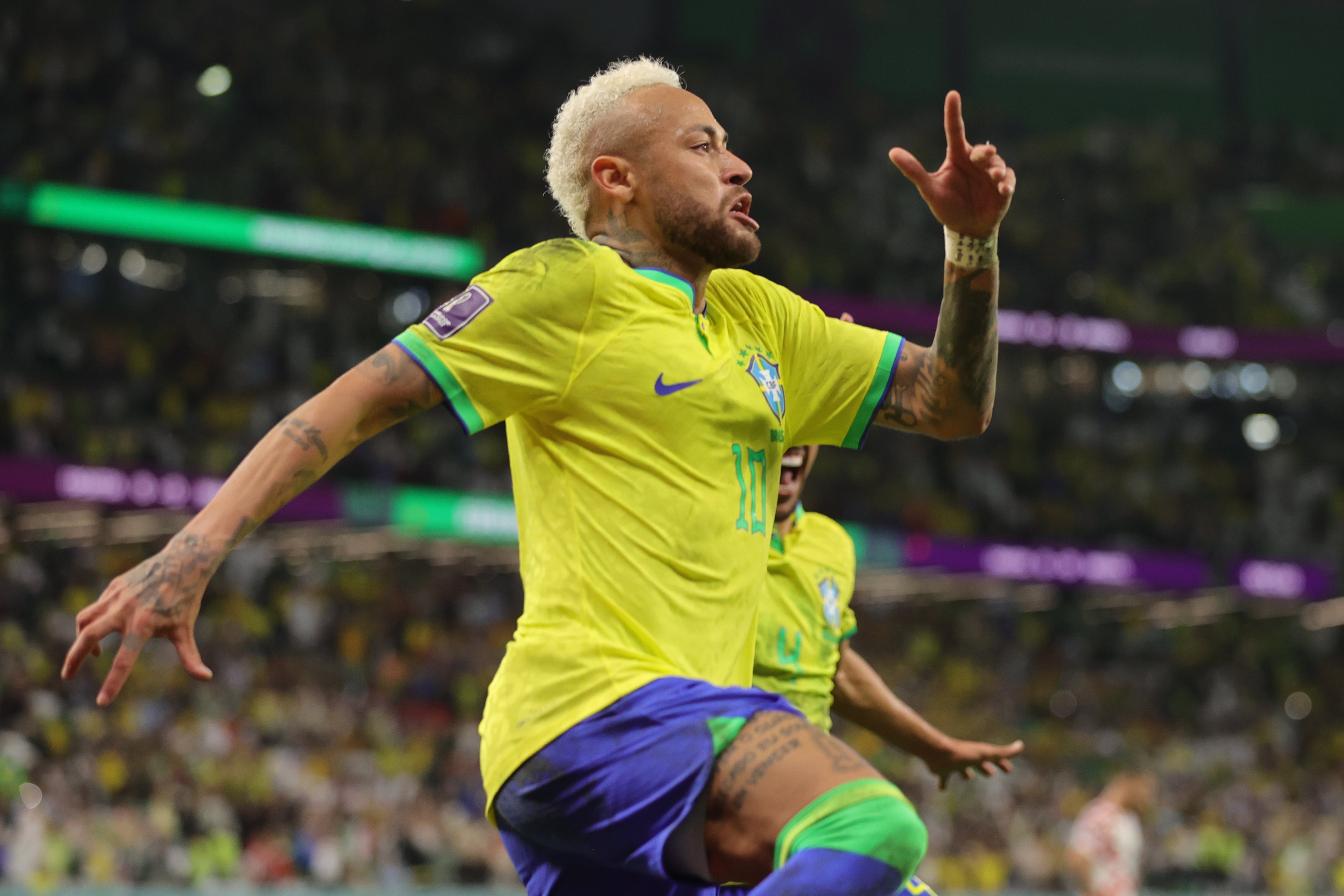 Neymar celebra su gol contra Croacia