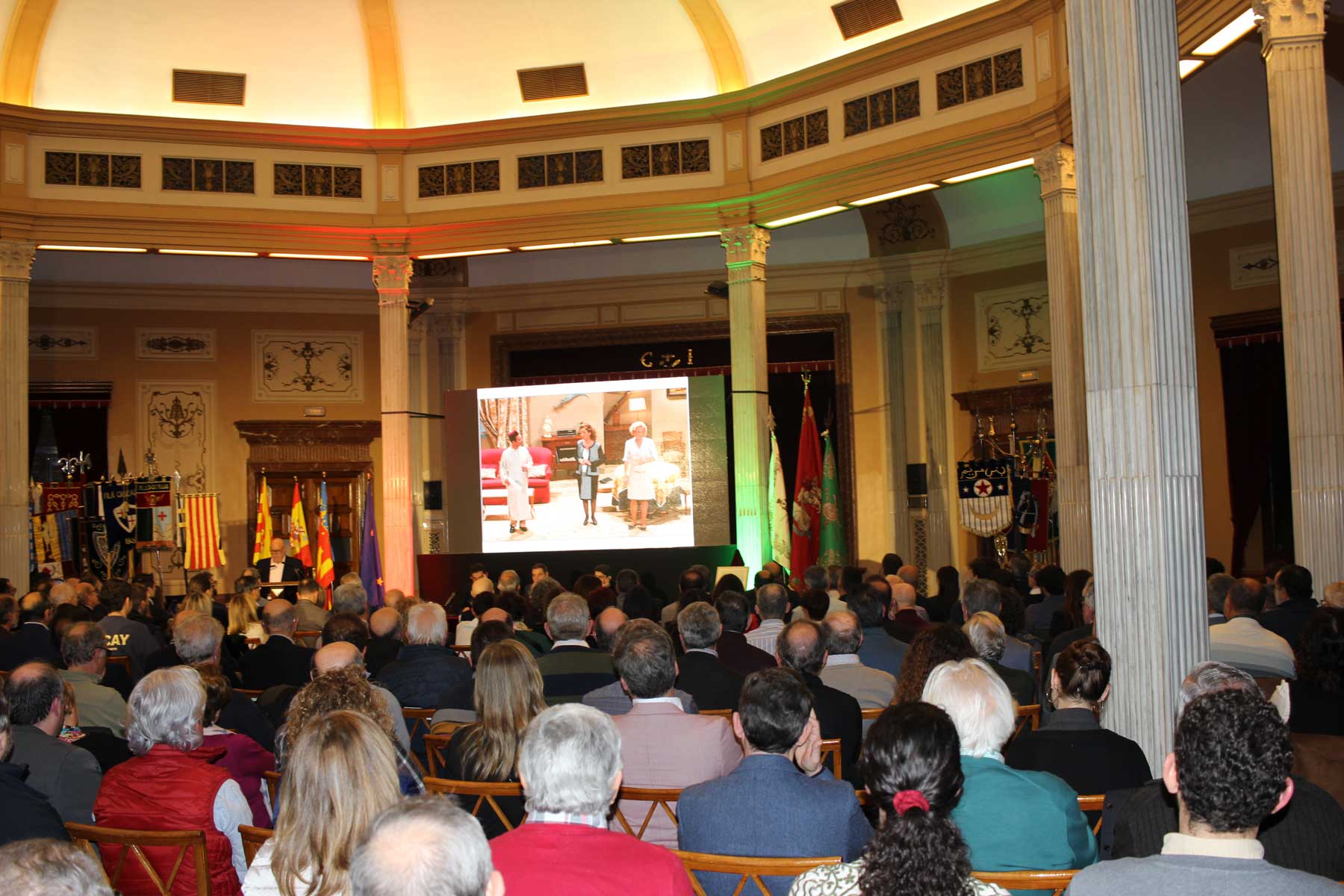 El profesor e investigador de La Vila, Jaume Lloret, habló sobre el sainete en especial sobre el sainete festero alcoyano