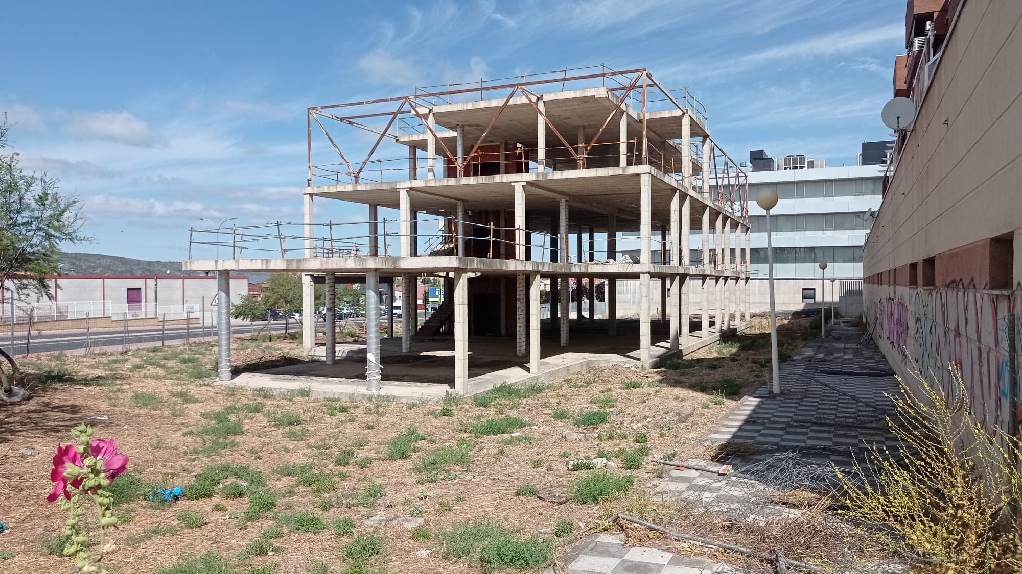 La sede inacabada de CEOE CEPYME Cuenca en la Ronda Oeste, en una imagen de archivo